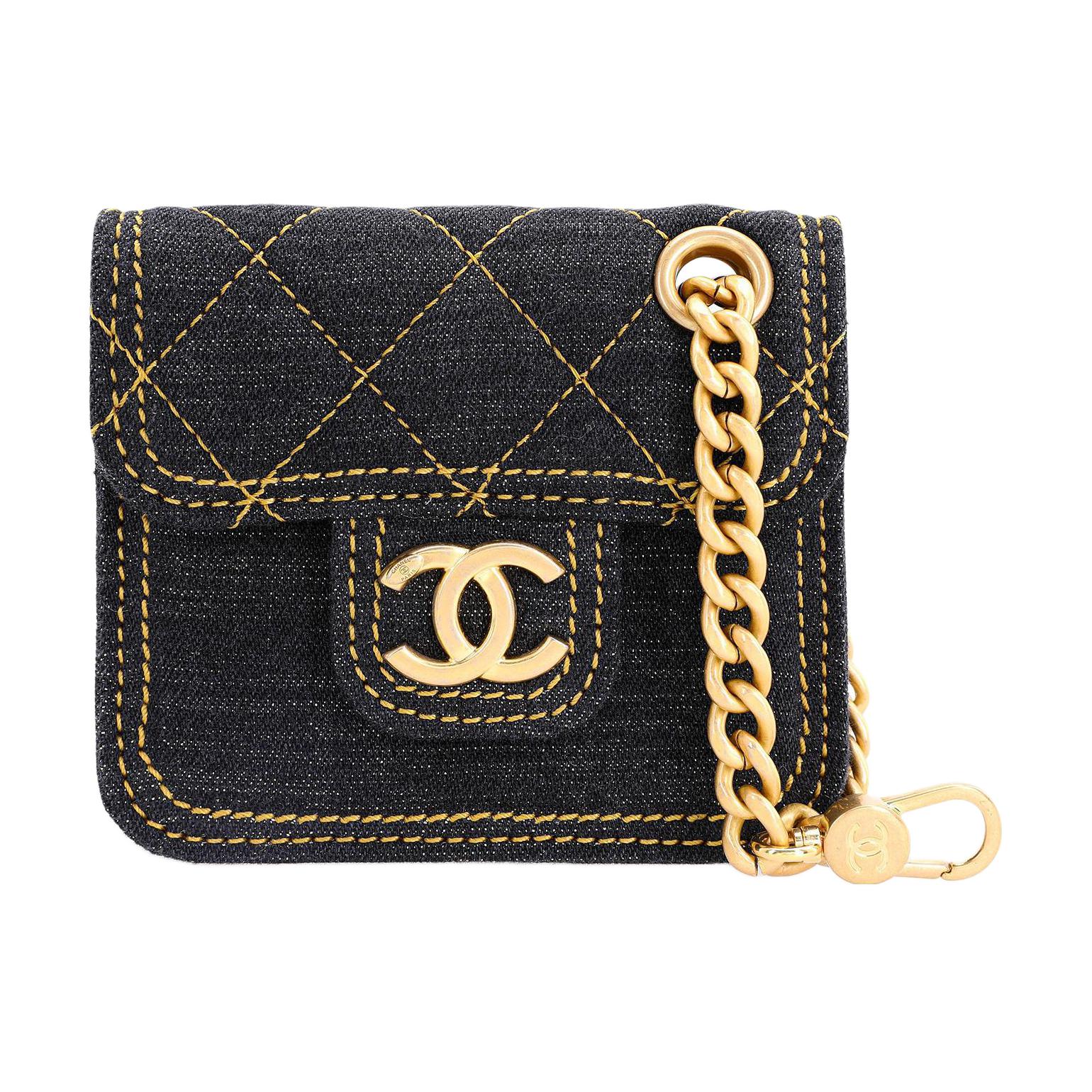 

CHANEL Джинсовый чехол для наушников с брелоком кошелек женский черный