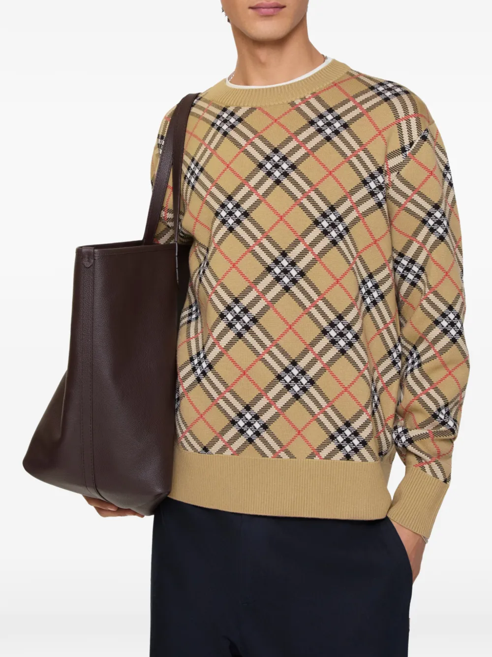Свитер Burberry в клетку, бежевый — фото 2