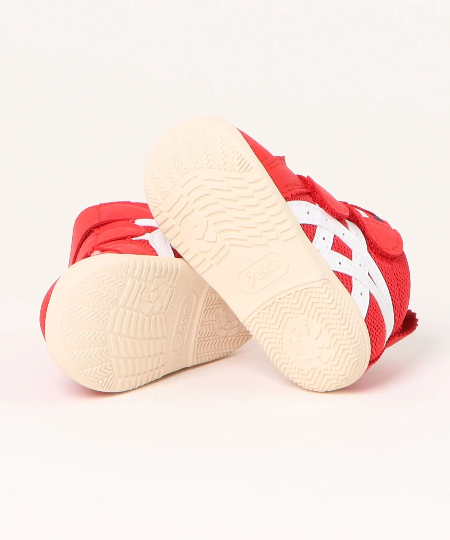 Детские кроссовки ASICS SUKUSUKU AMULEFIRST MS красные — фото 3