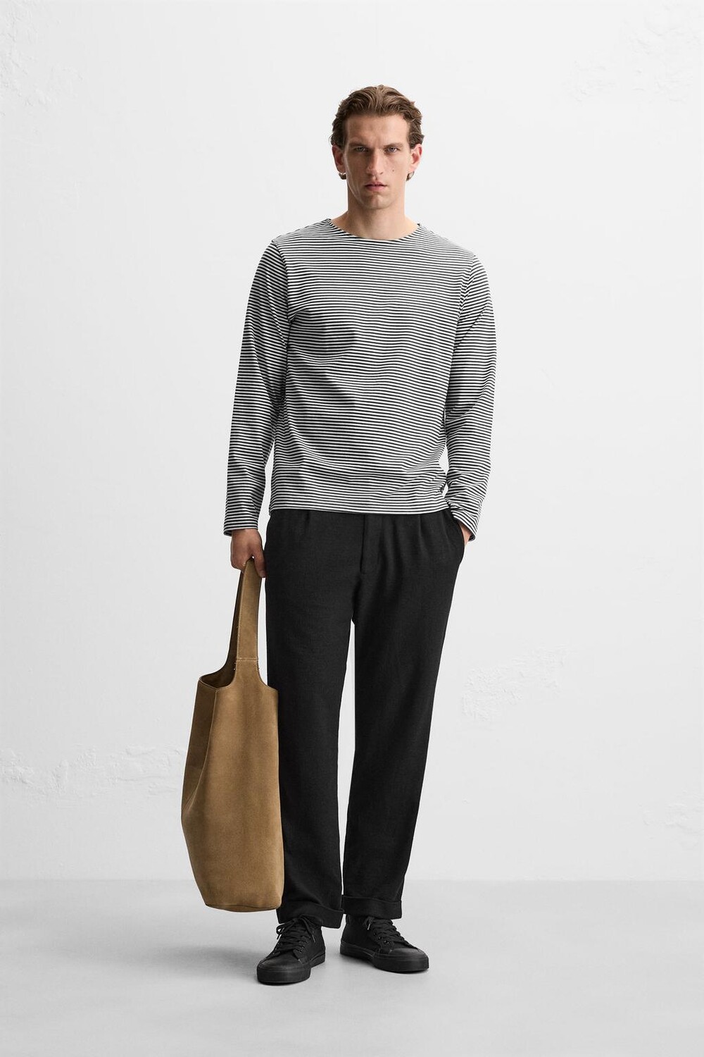 

Текстурные плиссированные брюки ZARA, черный