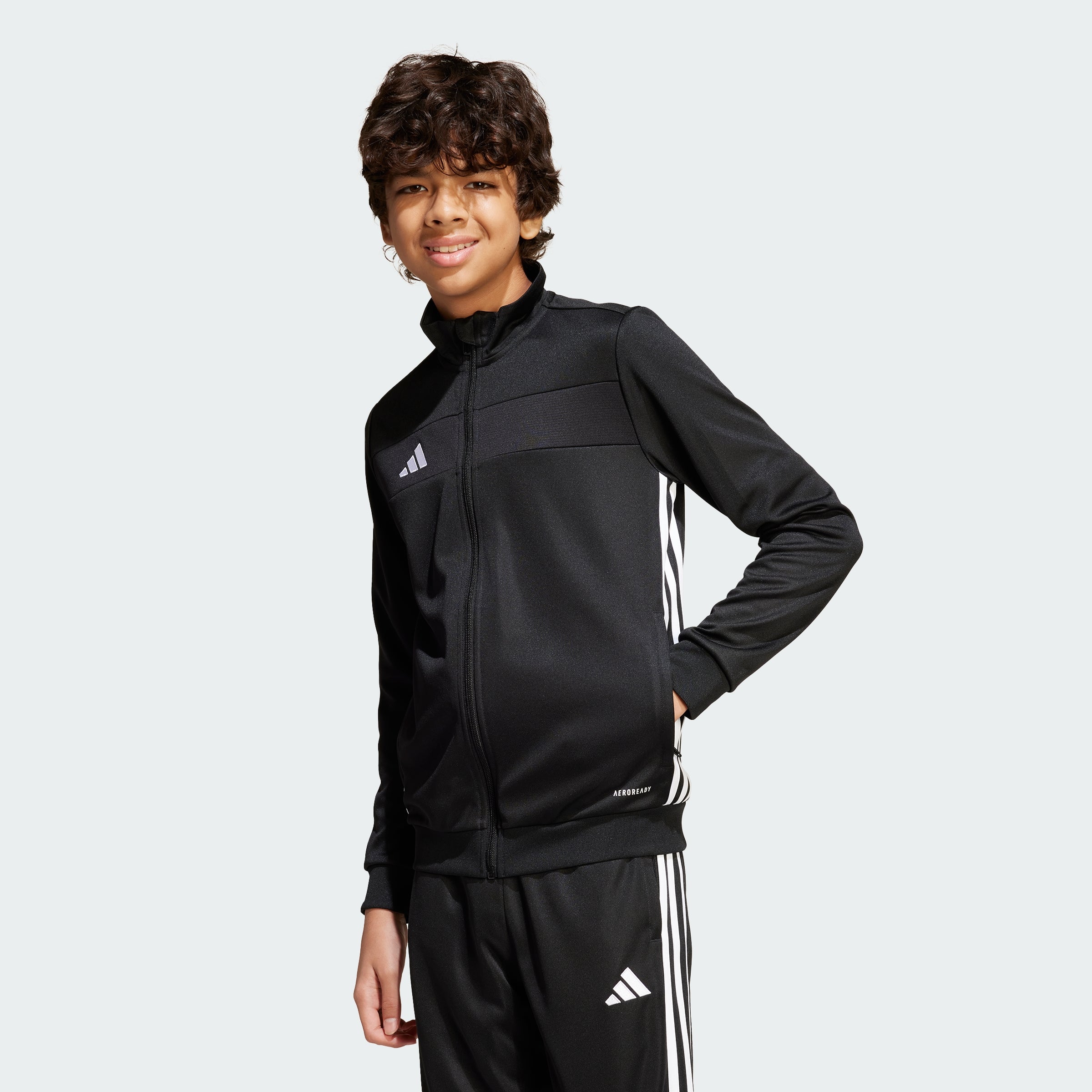 

Детская тренировочная куртка Adidas Tiro 25 Essentials, черно-белый