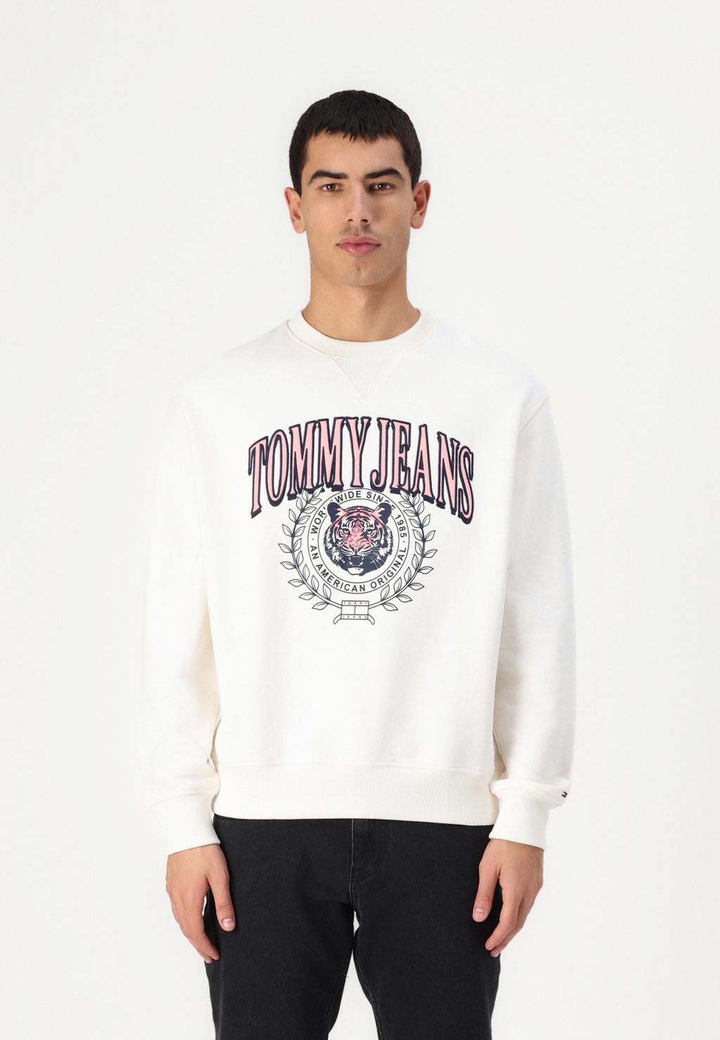

Толстовка VARSITY TIGER CREW Tommy Jeans, белый