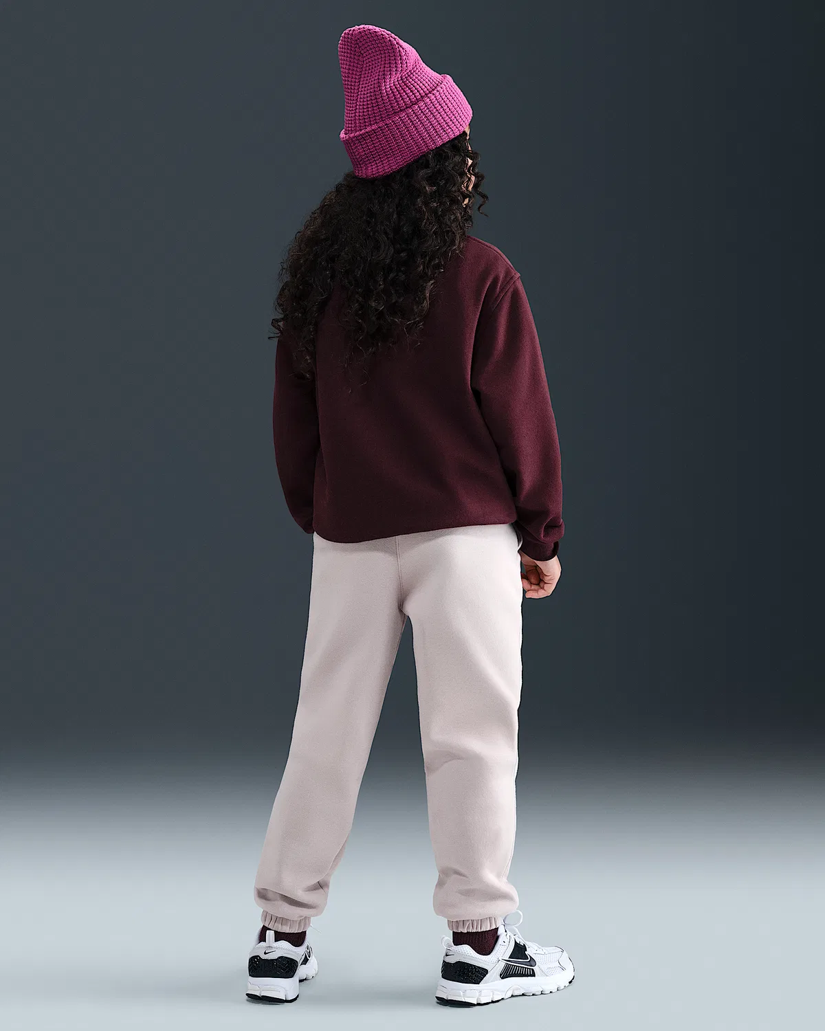Детские свободные штаны Nike Sportswear Club Fleece, Platinum Violet/Platinum Violet/White — фото 4