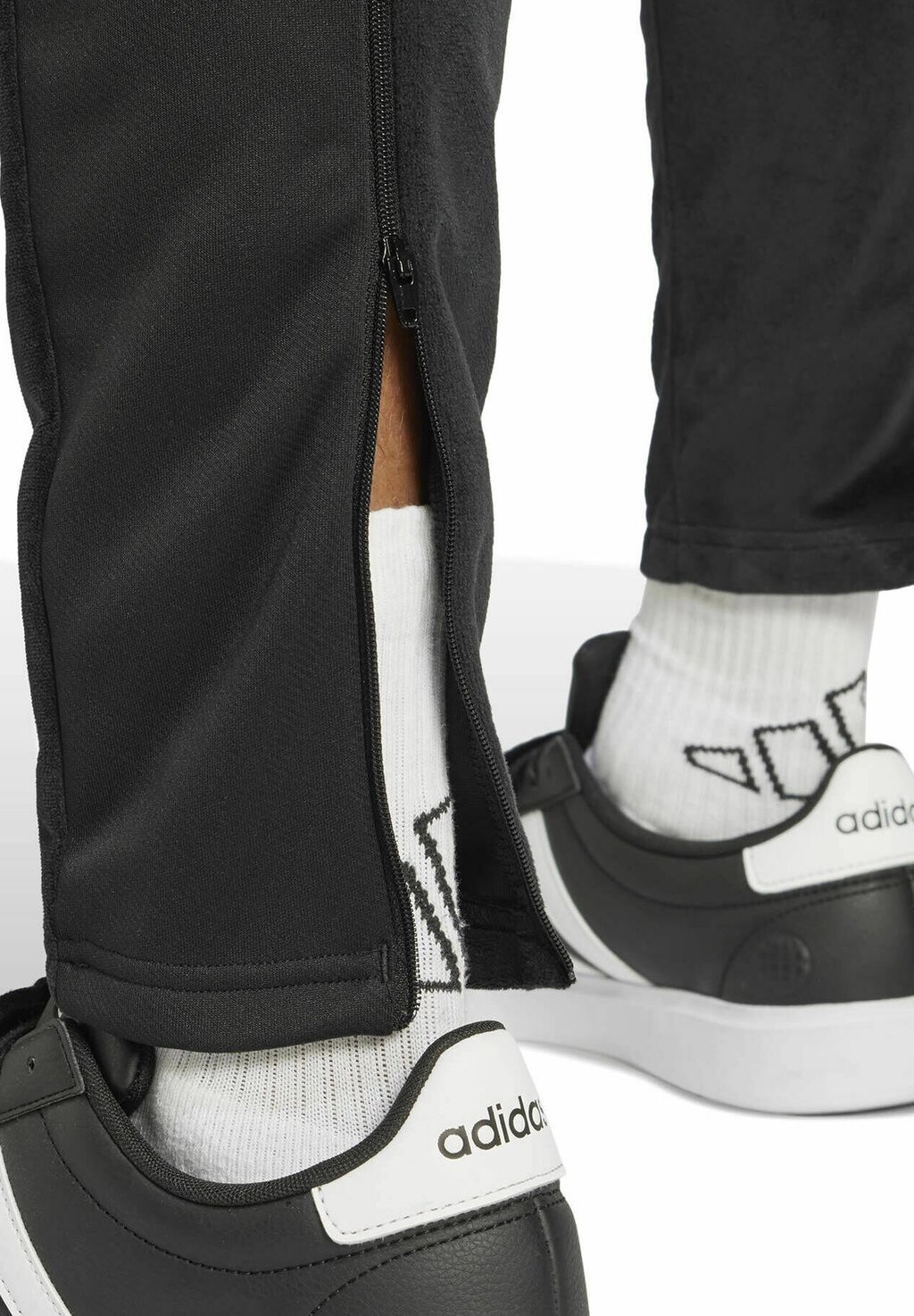 

Спортивные брюки adidas Sportswear, черный