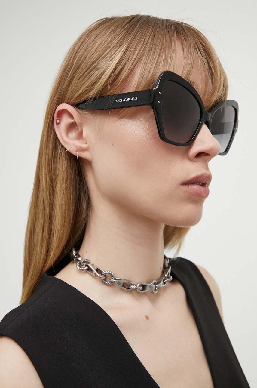 

Солнцезащитные очки Dolce & Gabbana, черный