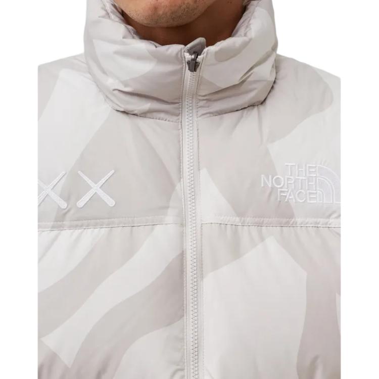 

KAWS X Retro 1996 Пуховик Nuptse THE NORTH FACE, Белый