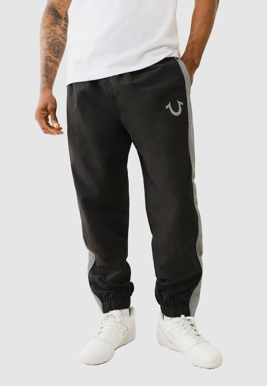 

Брюки REFLECTIVE True Religion, черный
