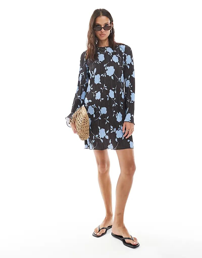 

Мини-платье Vero Moda с длинными рукавами и плиссировкой в шоколадно-голубом цветочном узоре