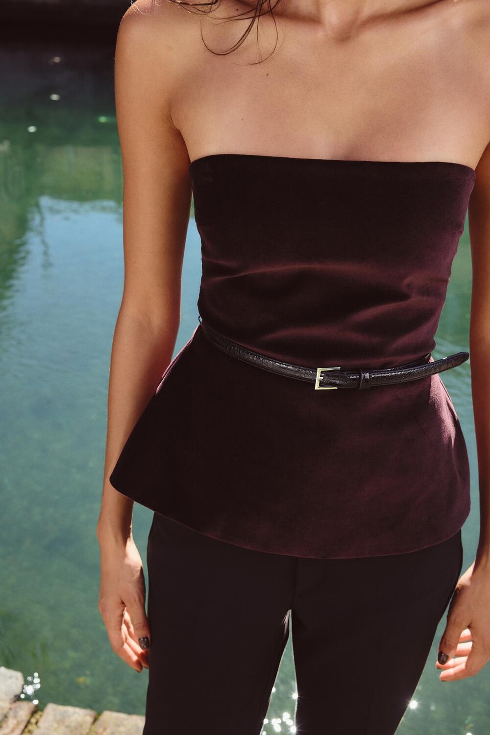

Бархатный топ с поясом ZARA, бордовый
