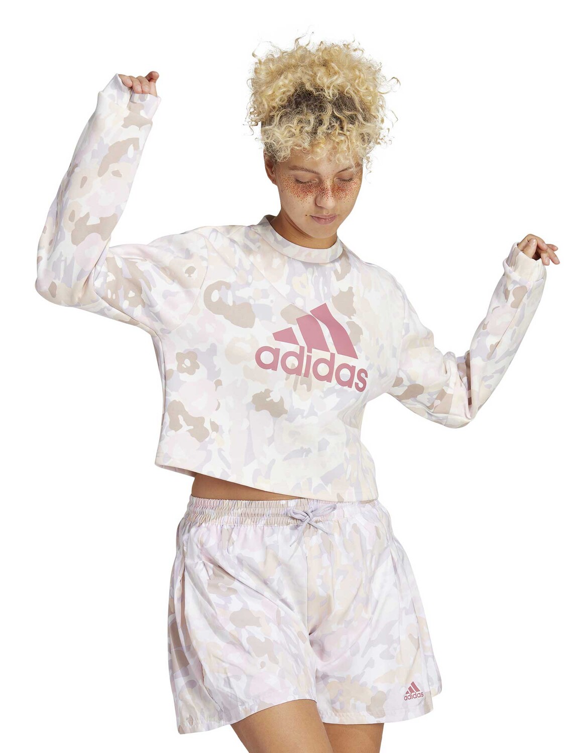 

Блуза Adidas Sportswear Graphic Sweatshirt, белый