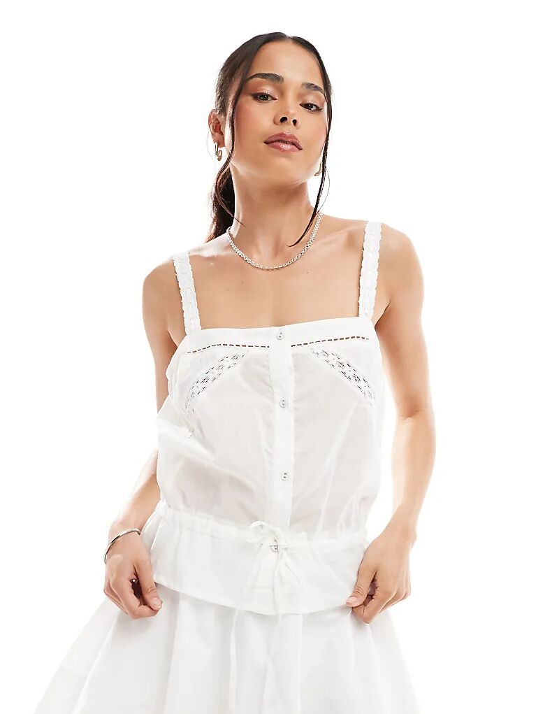 

Топ на бретельках ASOS DESIGN с завязкой на талии и кружевными вставками белого цвета