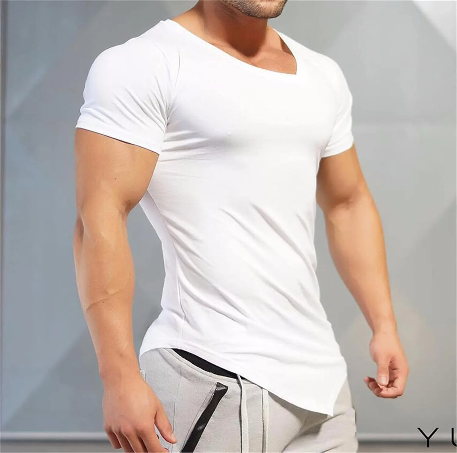 Мужская футболка henley slim fit с квадратным воротником — фото 2
