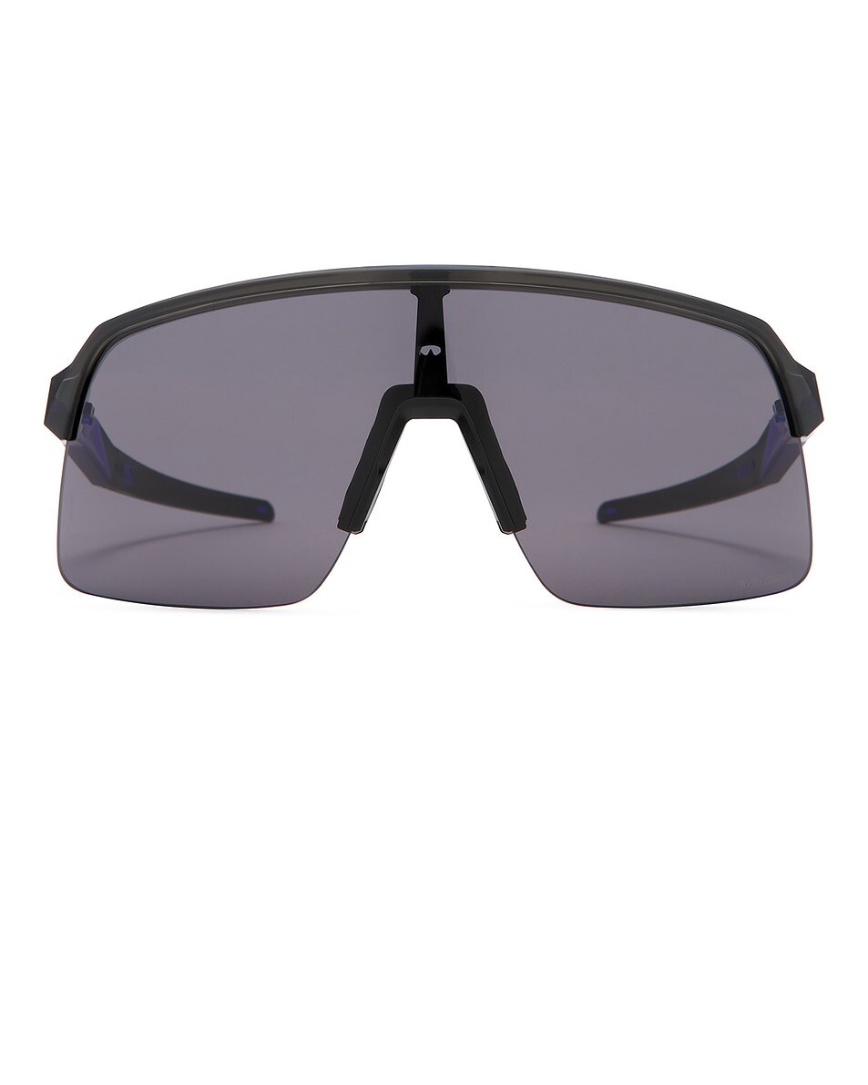 

Солнцезащитные очки Sutro Lite Oakley, цвет Matte Grey