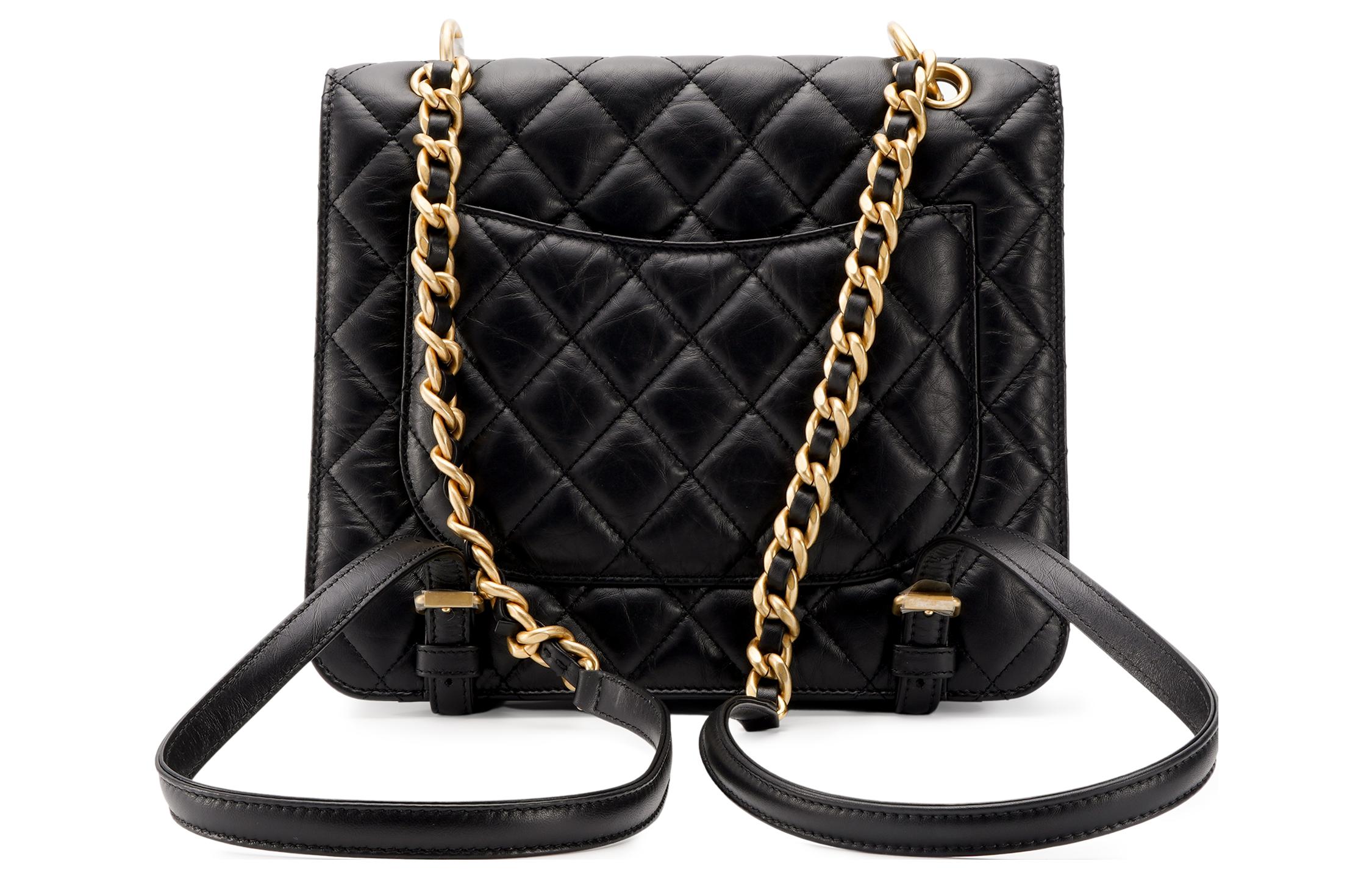 CHANEL Женский черный рюкзак из коровьей кожи с клапаном — фото 3