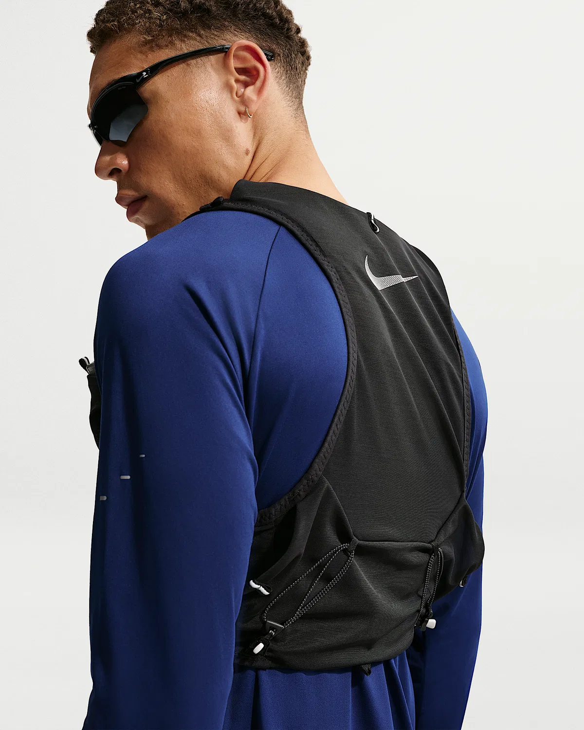 Трейловый жилет для бега (5L) Nike, Black/Sail/Sail — фото 2