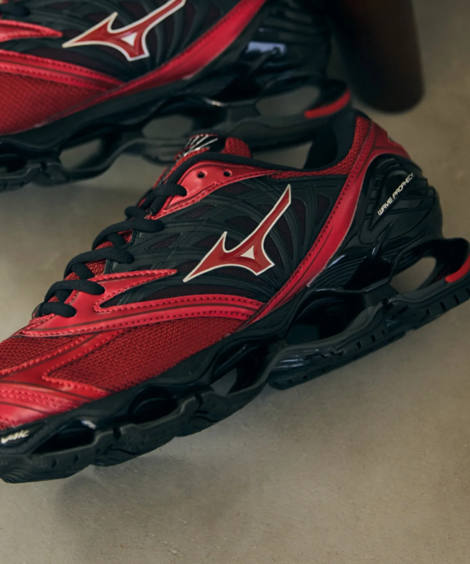 Кроссовки для бега с технологией Infinity Wave MIZUNO WAVE PROPHECY LS D1GA333706 красные — фото 2