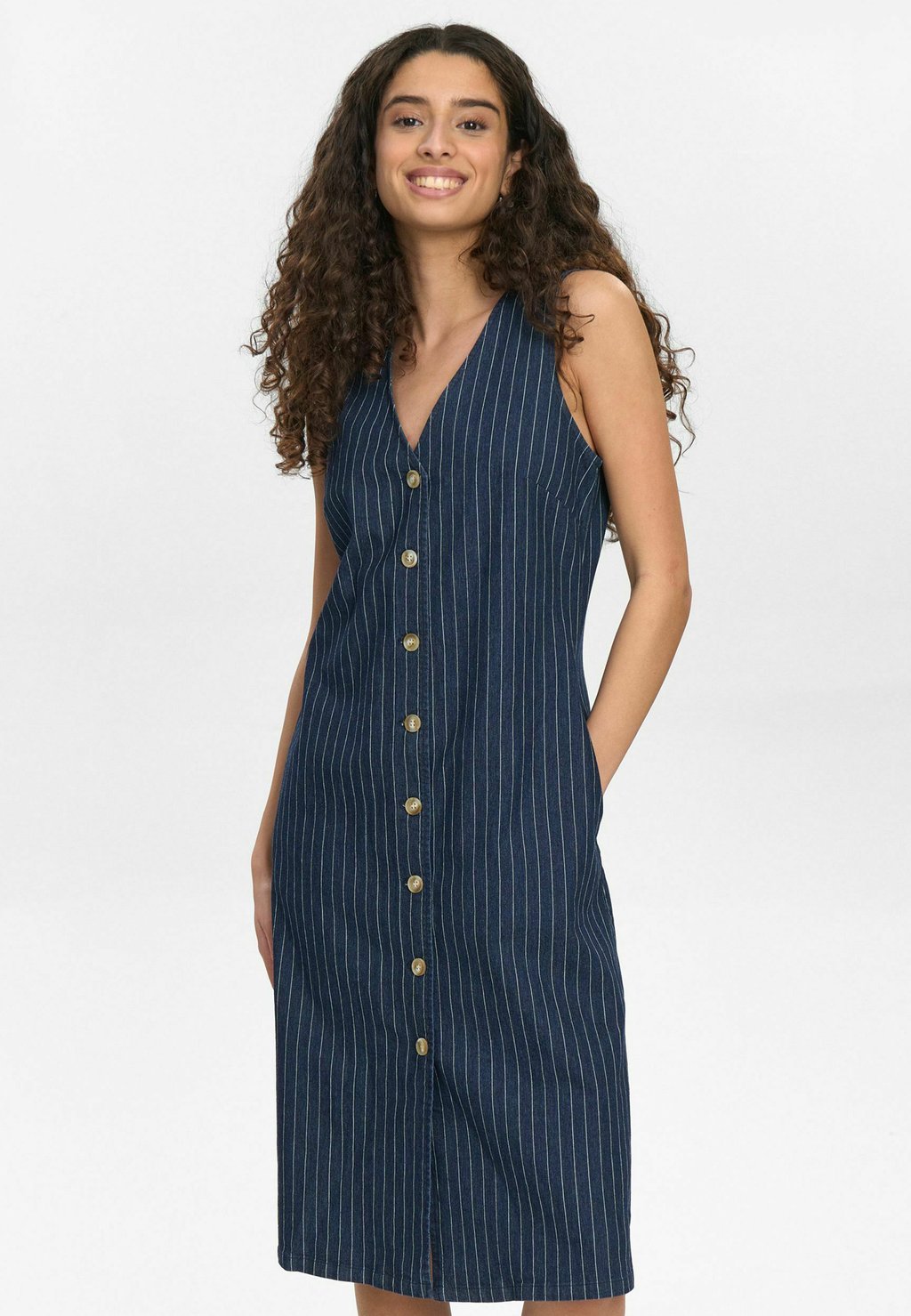 

Джинсовое платье Nümph, цвет Medium Blue Denim