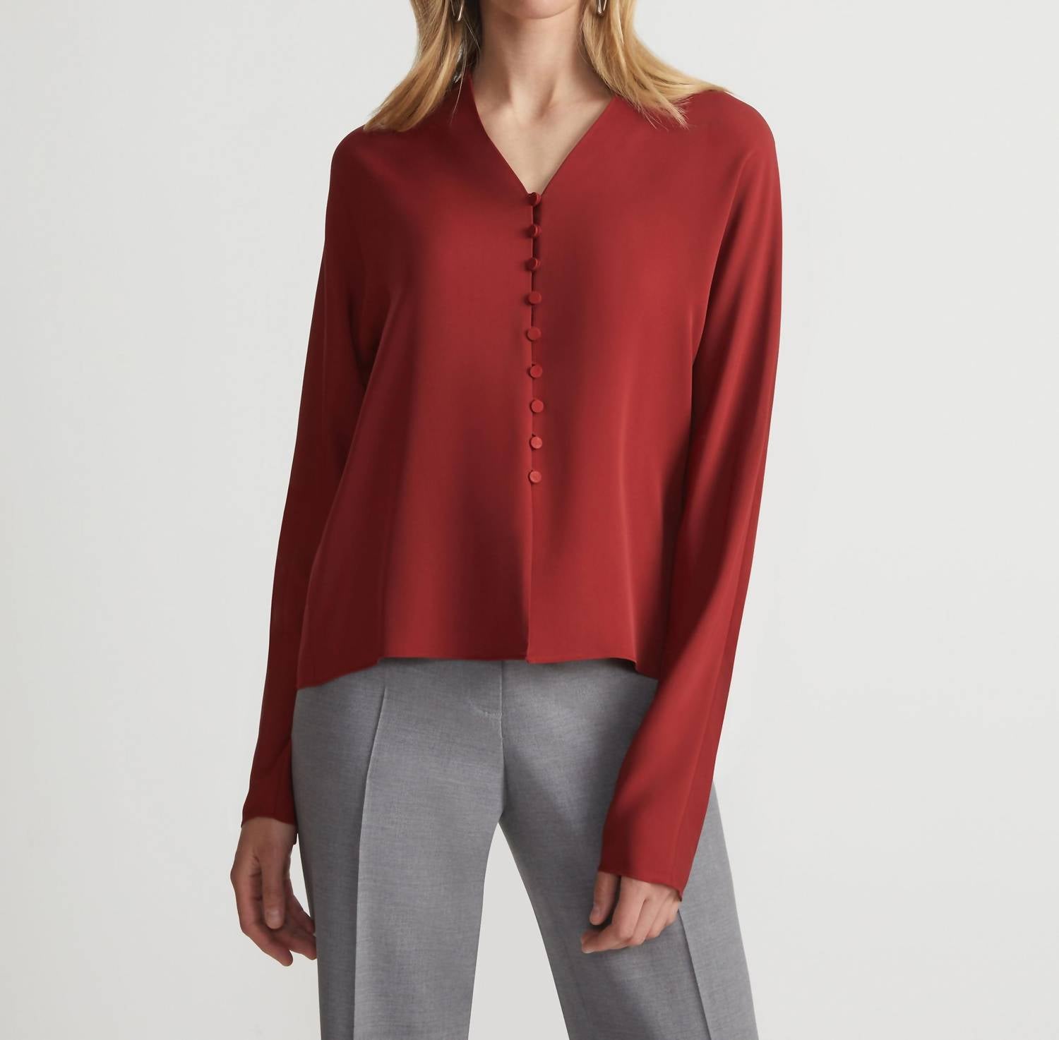 

Блузка с V-образным вырезом и пуговицами в алом цвете Lafayette 148, Scarlet
