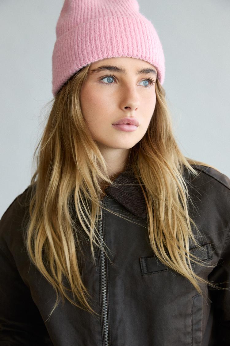 

Шапочка в рубчик Pull And Bear, розовый