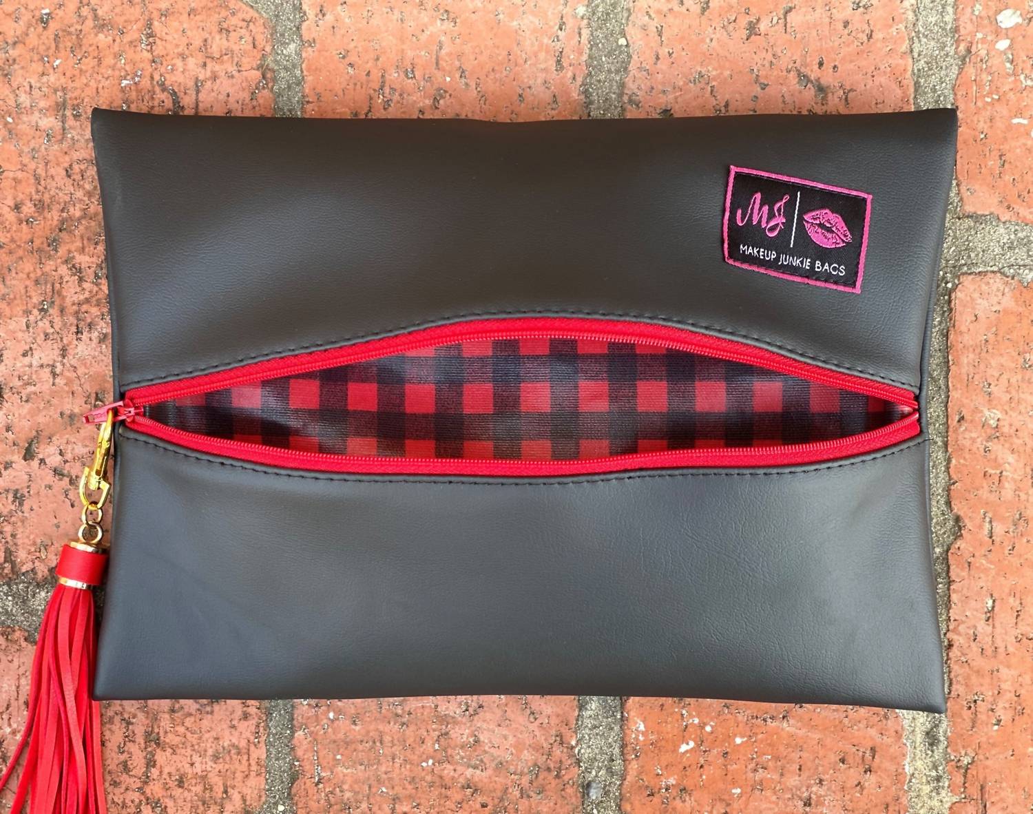 

Сумка Plaid About You черного цвета Makeup Junkie