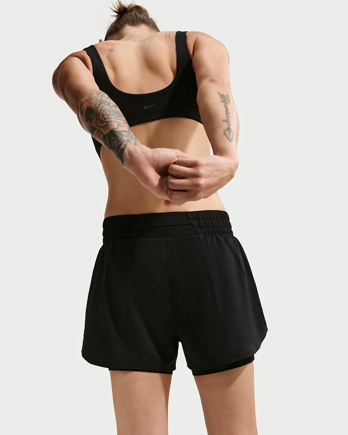 Женские шорты Nike One Dri-FIT с высокой посадкой 3" 2-в-1, Black/White — фото 3