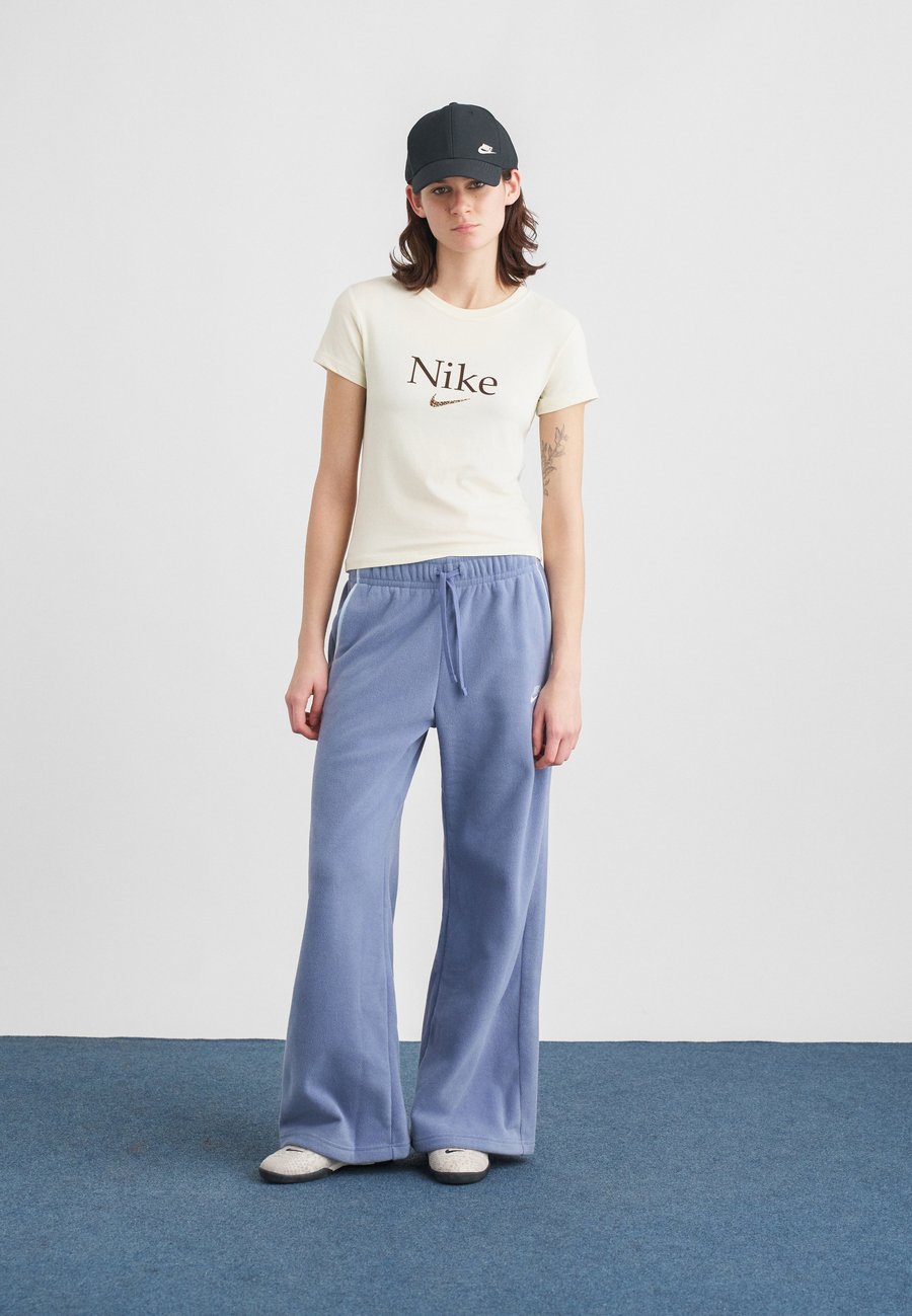 Футболка Nike Sportswear Print T-shirt, Coconut Milk/Off-White — фото 2
