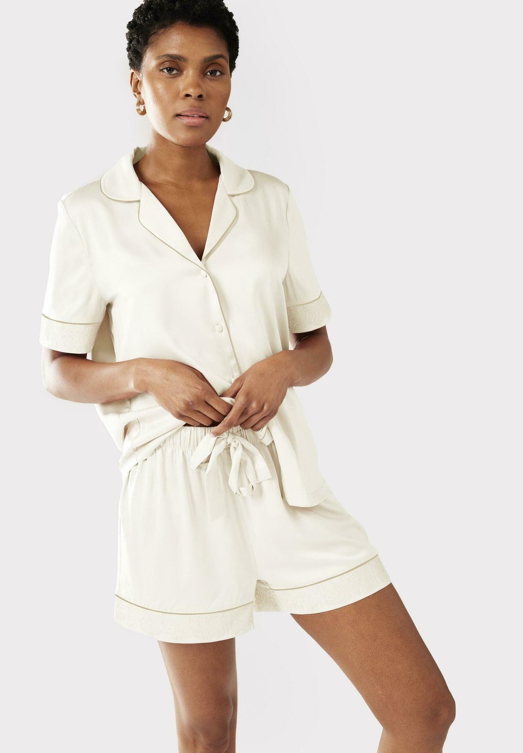 

Пижама IVORY TRIM BUTTON UP SHORT - Pyjama set Chelsea Peers, кремовый