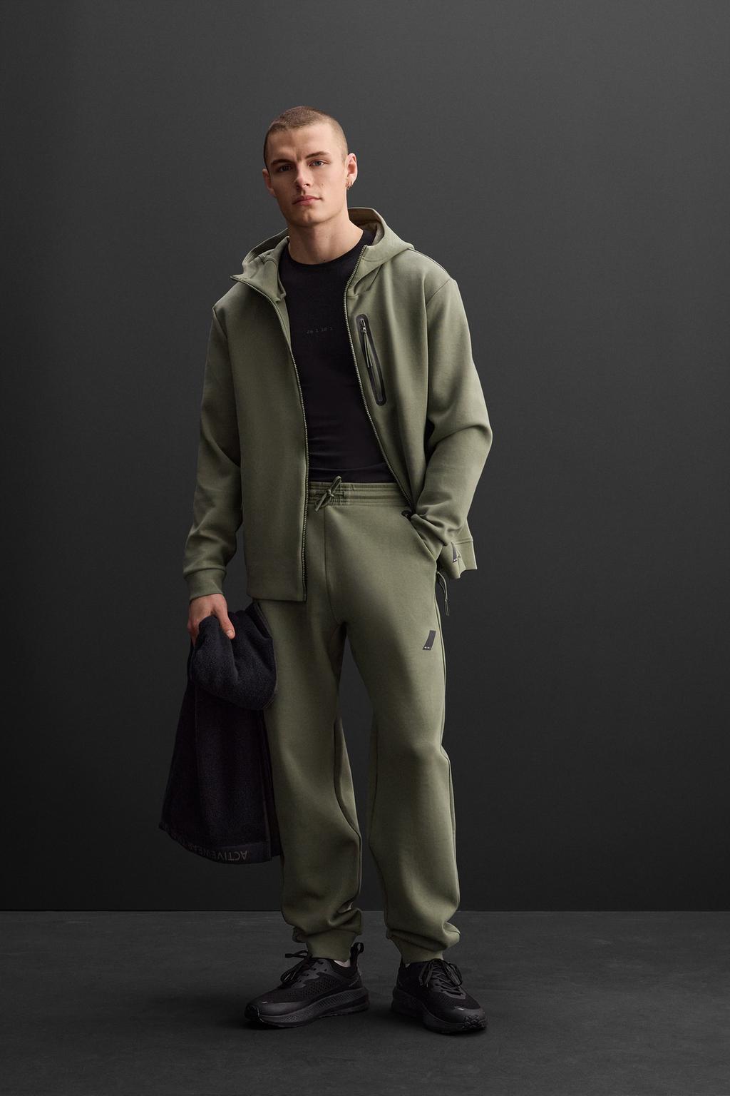 

Техническая толстовка на молнии ZARA, оливково-зеленый