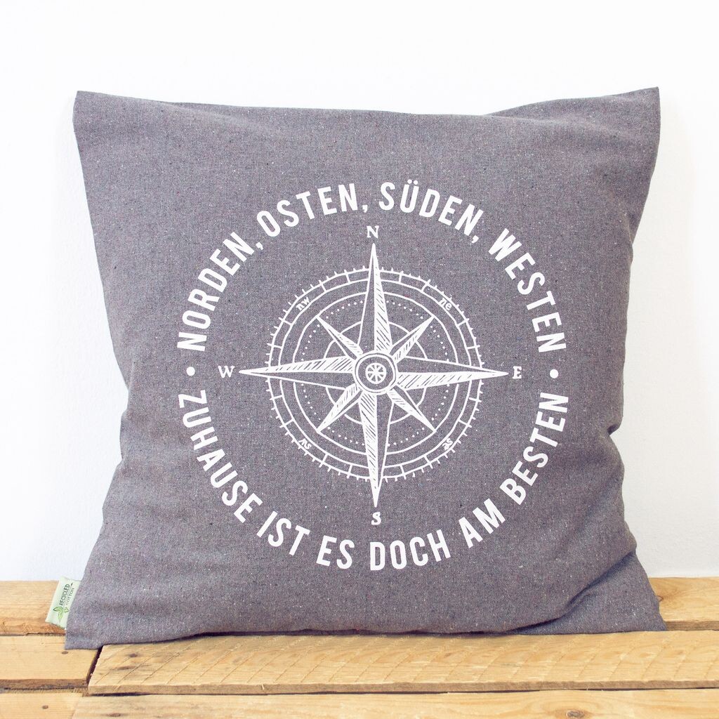 

Чехол на подушку "Дома..." из переработанного хлопка Bow & Hummingbird