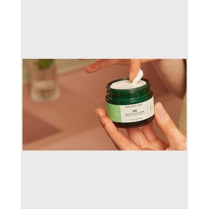 Крем для лица The Body Shop — Дневной с алоэ вера для чувствительной кожи, веганский, 50 мл — фото 2