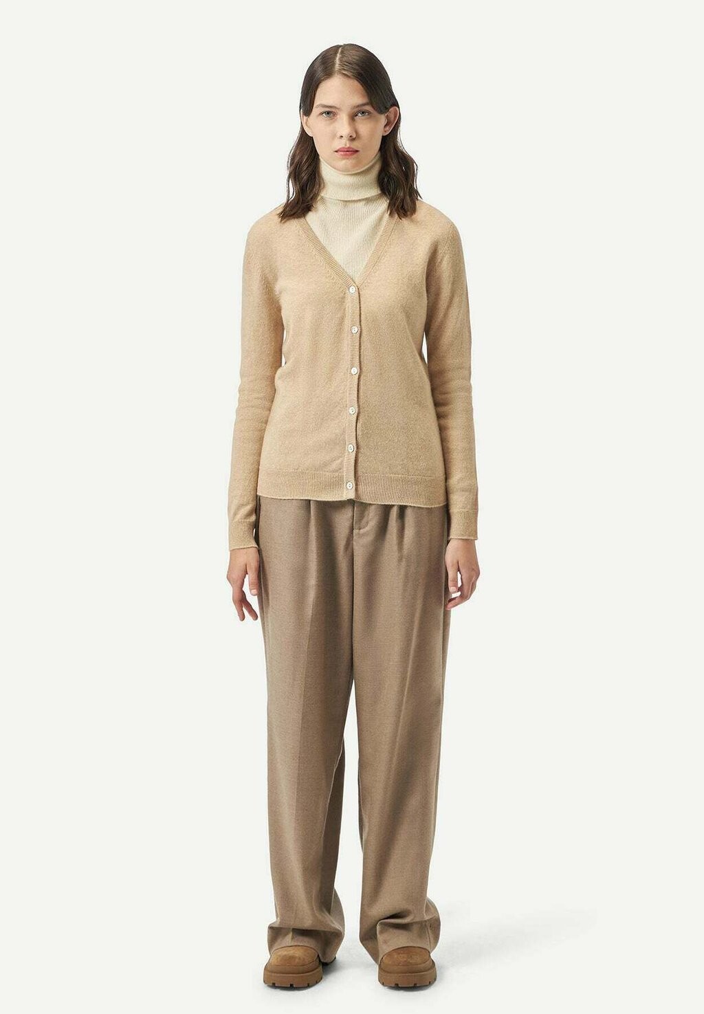 

Кардиган NATURFARBE V-AUSSCHNITT GOBI Cashmere, бежевый