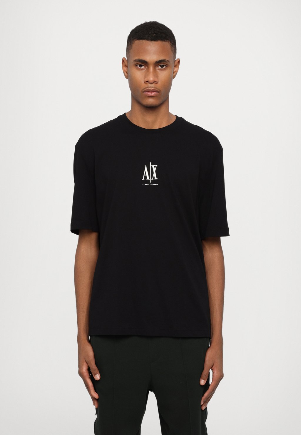 

Футболка с принтом Armani Exchange, черный