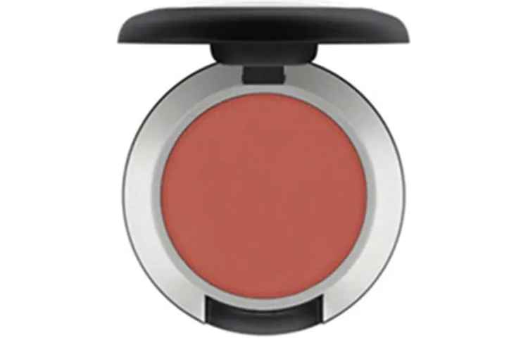 MAC Тени для век шелково-сатиновые с матовым финишем, A LITTLE TAMED ROSE — фото 3