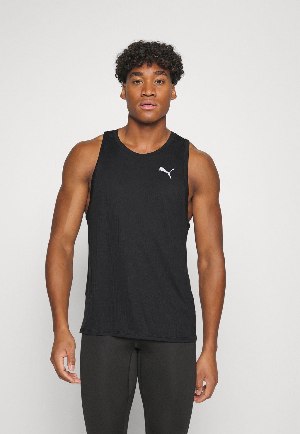 

Майка Puma RUN FAVORITE SINGLET M, цвет Black