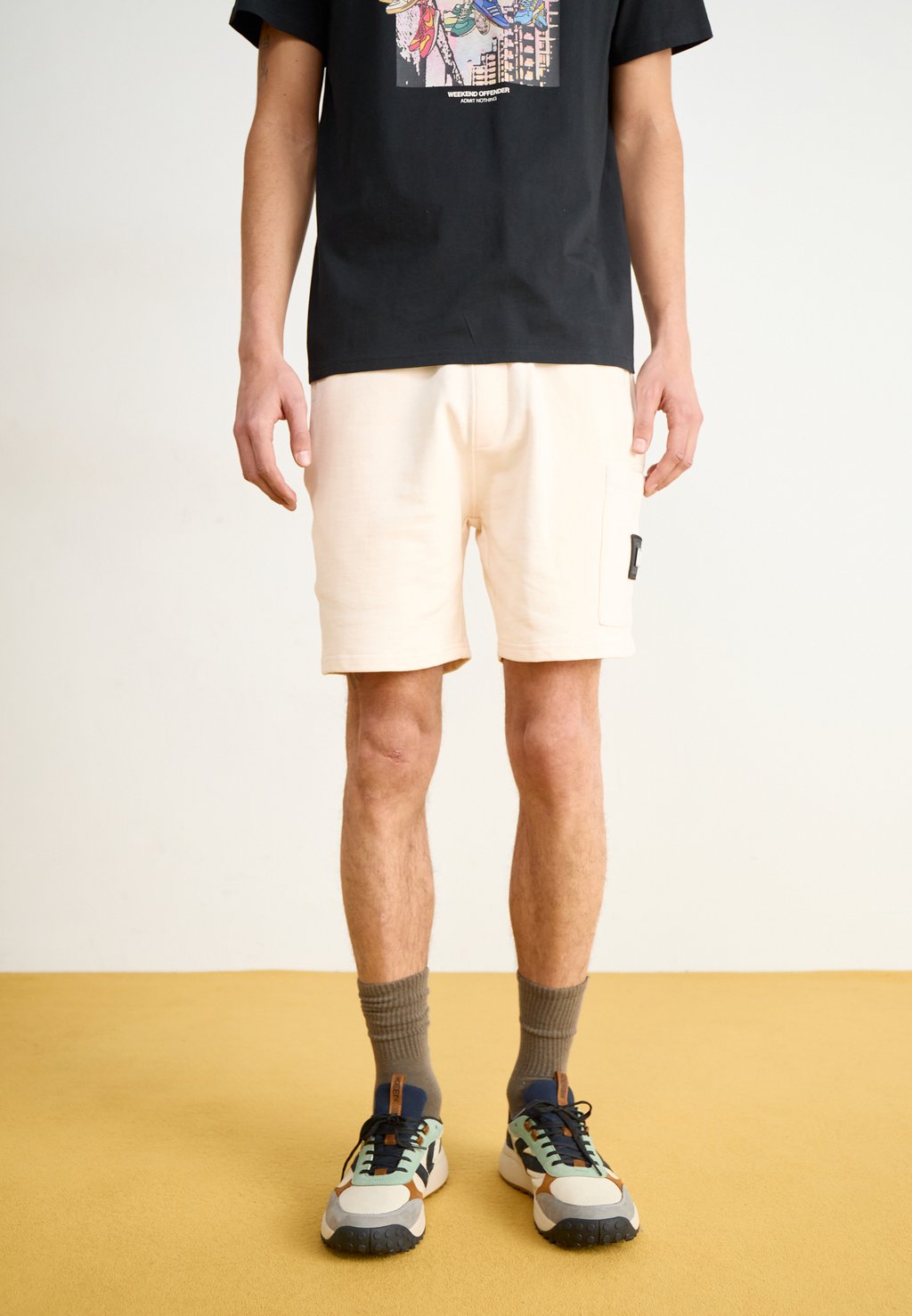 

Шорты HAWKINS - Tracksuit bottoms Weekend Offender, кремовый