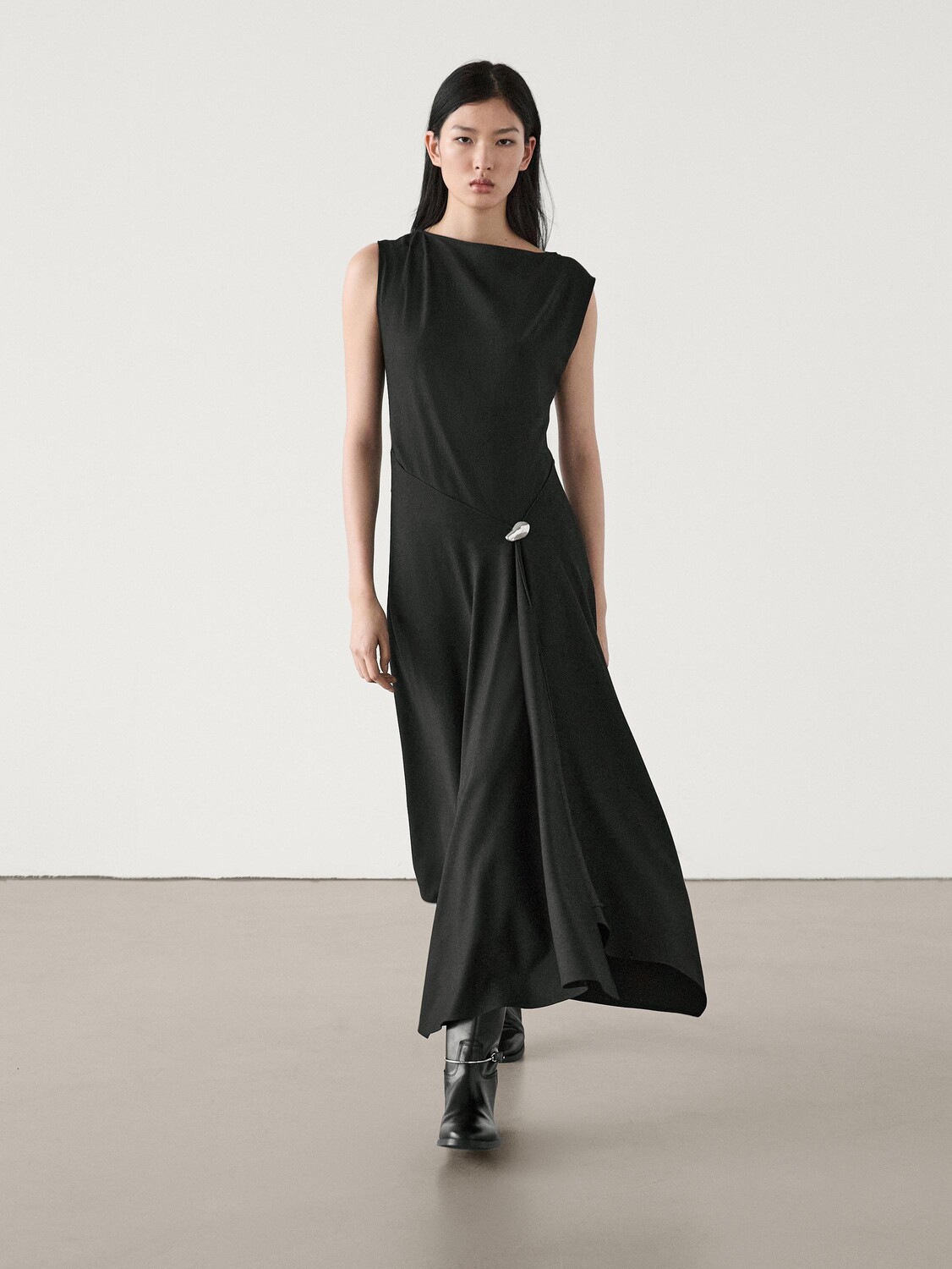 

Платье миди с брошью Massimo Dutti, серый