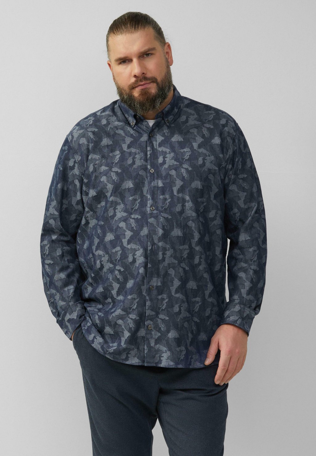 

Рубашка REGULAR FIT MIT BUTTON DOWN-KRAGEN s.Oliver, темно-синий