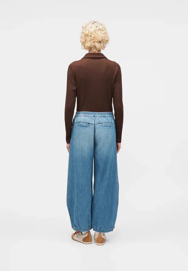 Джинсы свободного кроя Gap, medium indigo, цвет индиго — фото 3