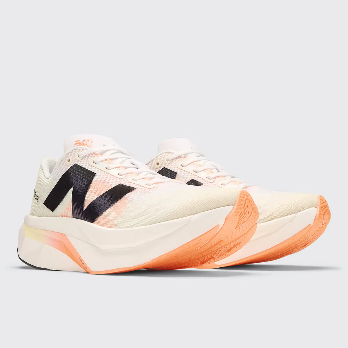 Женские кроссовки WRCELCW4 New Balance, белый — фото 2