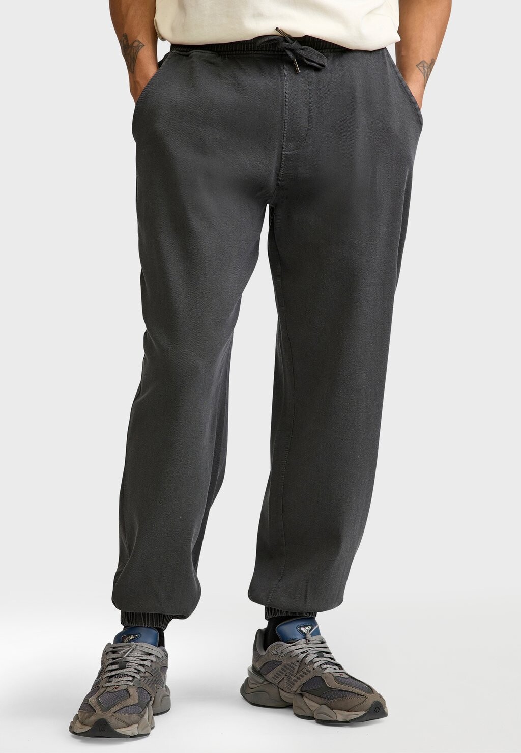 

Тренировочный низ LEANDRO PANTS COMFORT FIT UNISEX Redefined Rebel, пестрый черный