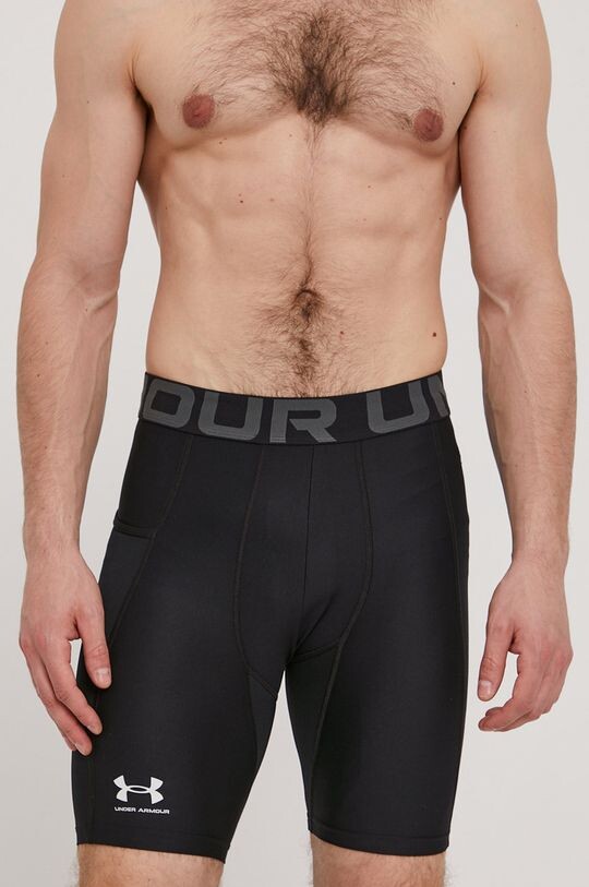 

Под броней Under Armour, черный
