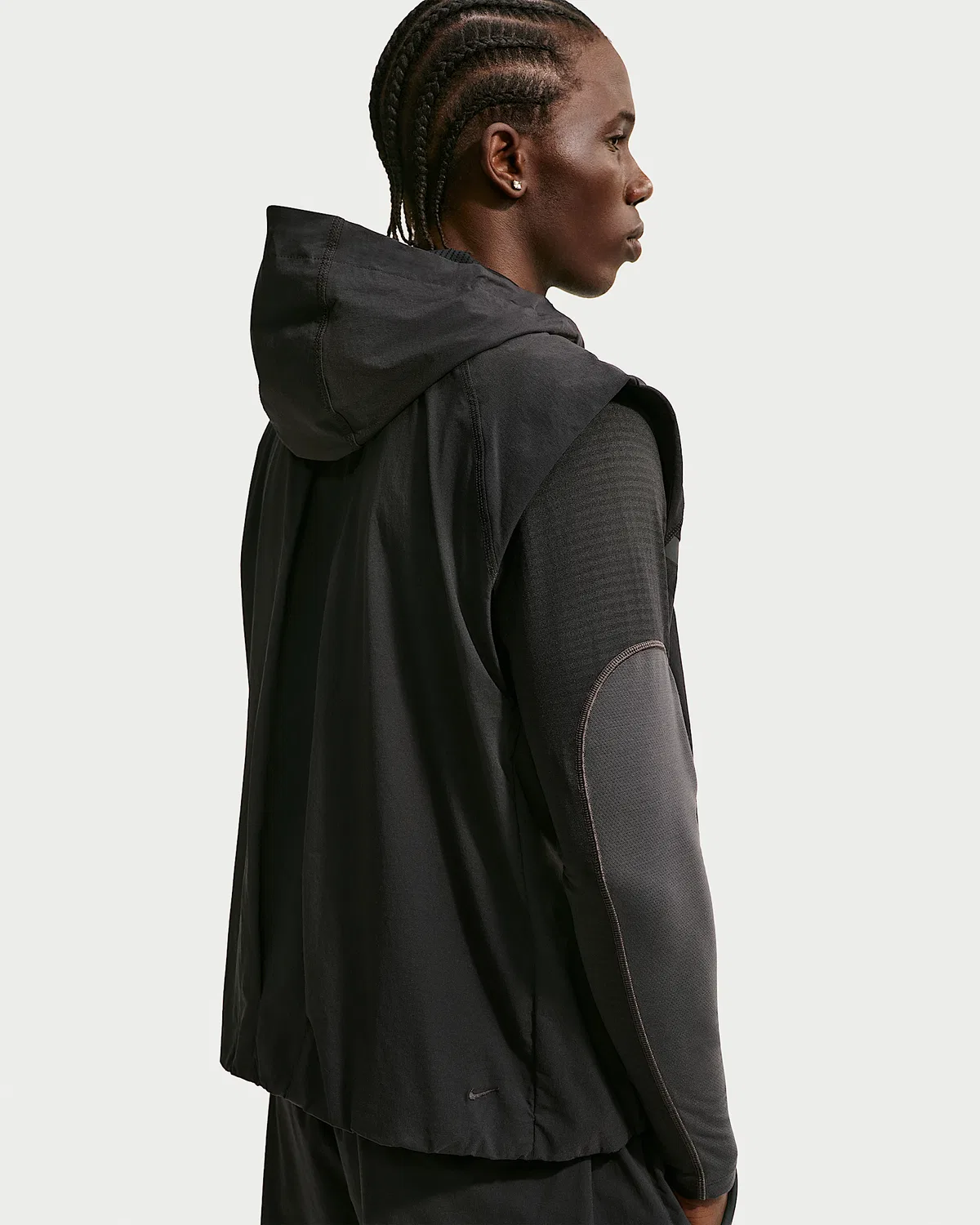 Мужская жилетка Dri-FIT Woven Windrunner Nike Tech, Black/Black — фото 2