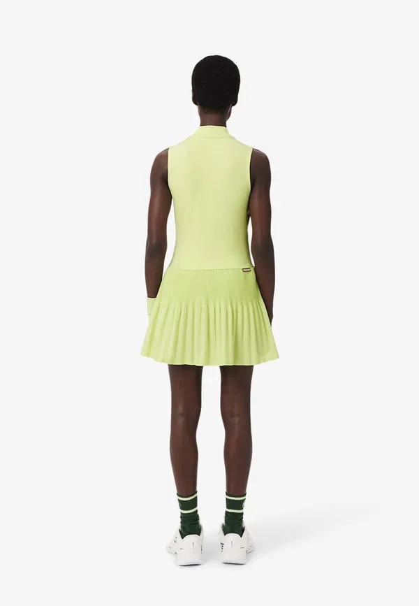 Платье Lacoste Vert Pistache Bic, трикотажное, расклешенное — фото 3