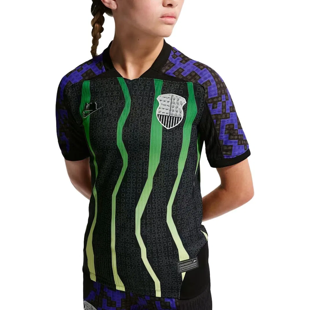 Футболка с V-образным вырезом быстросохнущая Nike X LEGO Kids' Black/Light Lime