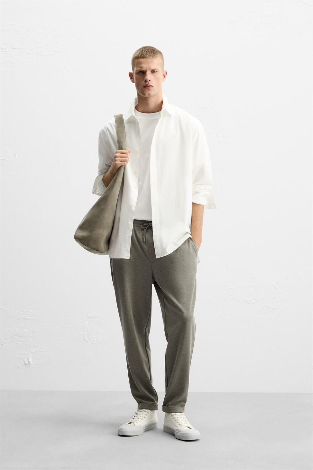 

Комфортные брюки стандартного кроя ZARA, хаки