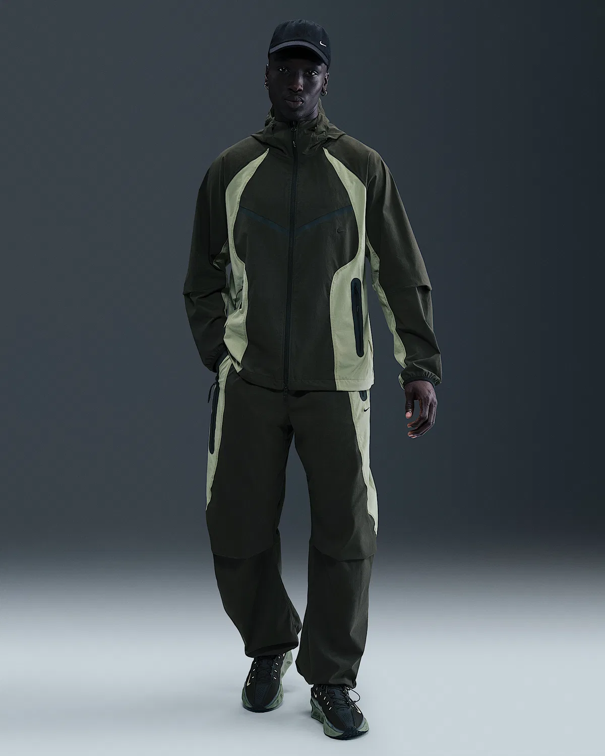 Мужские Oversized штаны Nike Tech Dri-FIT Woven Color-Block, Sequoia/Oil Green/Black