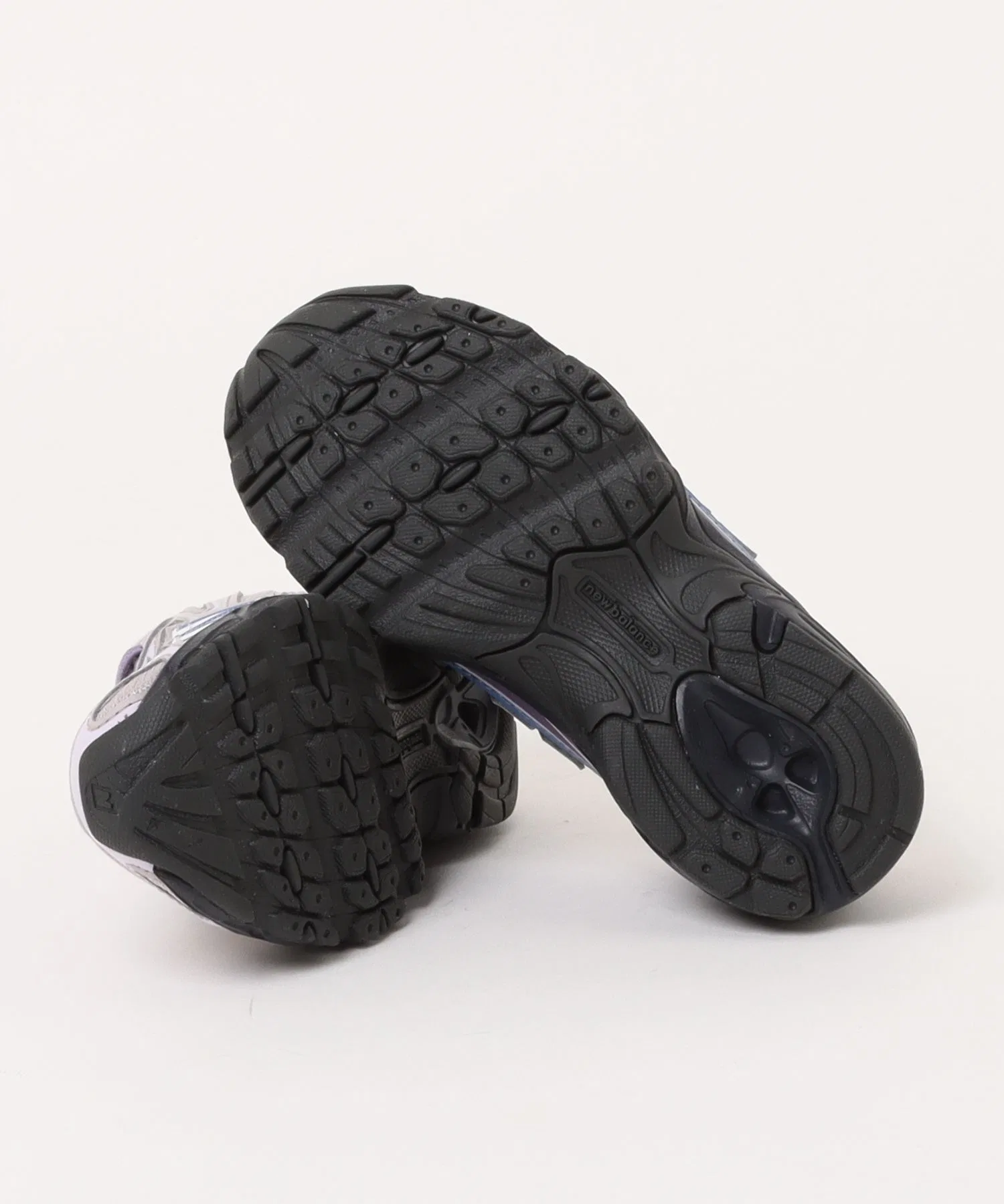 Детские кроссовки New Balance 740 — фото 3