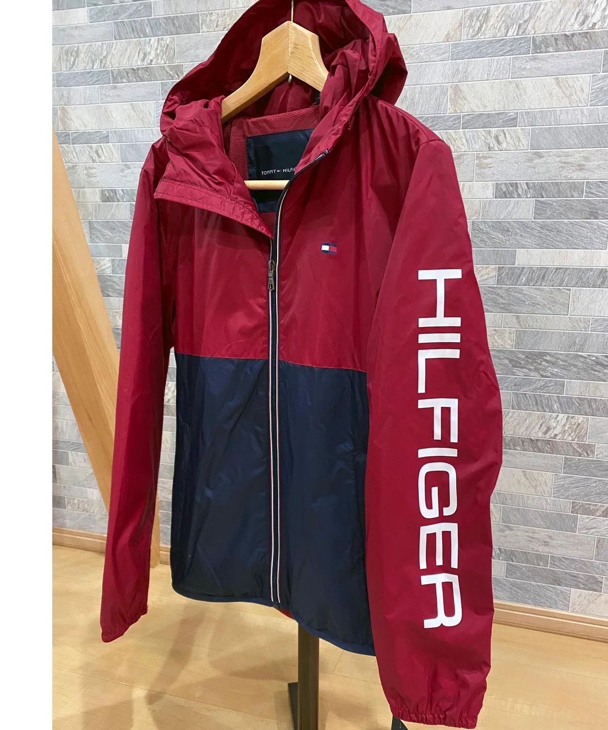 Куртка с капюшоном Tommy Hilfiger с логотипом, нейлон, красный