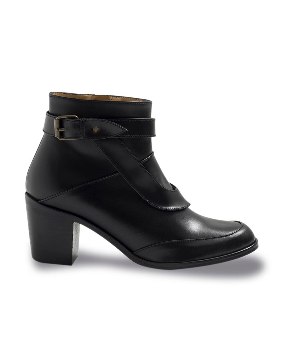 

Женские ботильоны из кожи наппа с черной деталью Mad Pumps, черный
