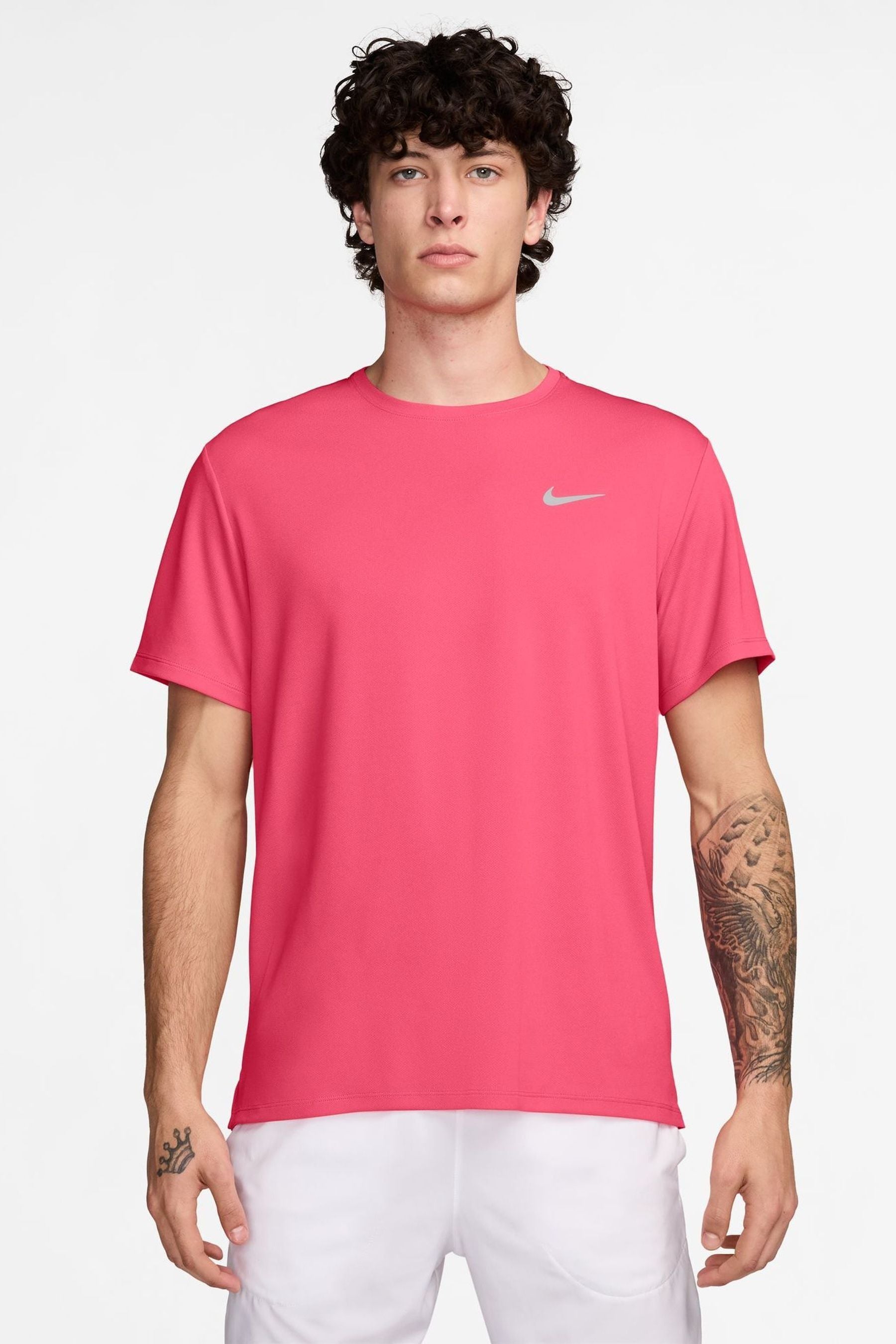 

Футболка для бега Miler dri fit uv Nike, красный